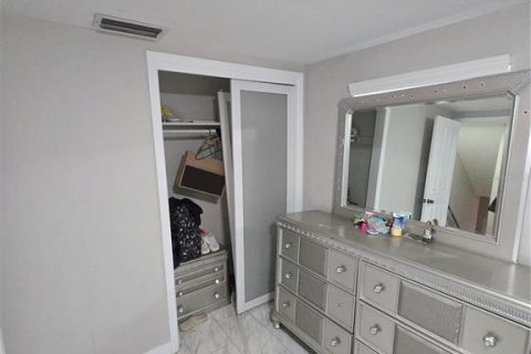 Villa ou maison à vendre à Tampa, Floride: 4 chambres, 220.64 m2 № 2398312 - photo 12