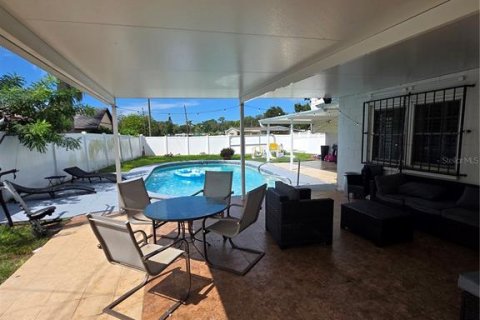 Villa ou maison à vendre à Tampa, Floride: 4 chambres, 220.64 m2 № 2398312 - photo 7