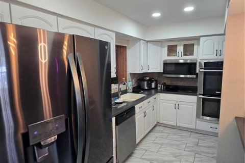 Villa ou maison à vendre à Tampa, Floride: 4 chambres, 220.64 m2 № 2398312 - photo 5