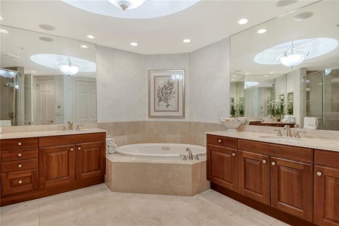 Copropriété à vendre à Sarasota, Floride: 3 chambres, 311.41 m2 № 2092935 - photo 21