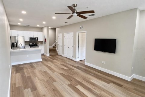 Touwnhouse à louer à Kissimmee, Floride: 3 chambres, 120.77 m2 № 2354320 - photo 2