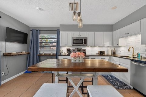 House in Largo, Florida 2 bedrooms, 94.39 sq.m. № 2267531 - photo 17