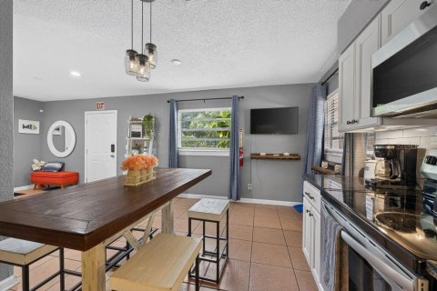 House in Largo, Florida 2 bedrooms, 94.39 sq.m. № 2267531 - photo 15