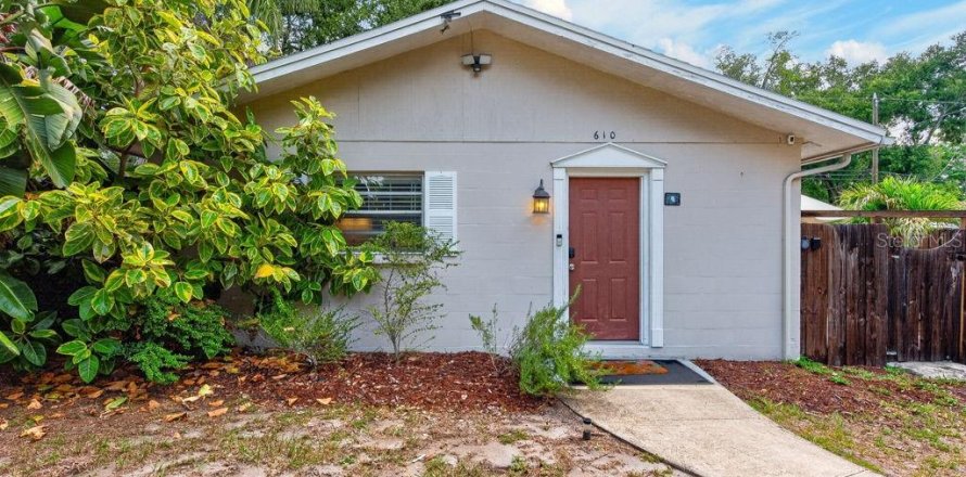 House in Largo, Florida 2 bedrooms, 94.39 sq.m. № 2267531