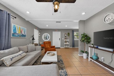 House in Largo, Florida 2 bedrooms, 94.39 sq.m. № 2267531 - photo 7