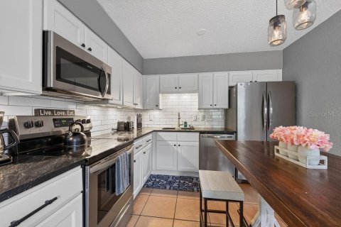 House in Largo, Florida 2 bedrooms, 94.39 sq.m. № 2267531 - photo 14