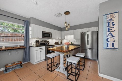 House in Largo, Florida 2 bedrooms, 94.39 sq.m. № 2267531 - photo 10