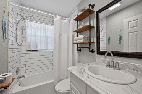 House in Largo, Florida 2 bedrooms, 94.39 sq.m. № 2267531 - photo 27