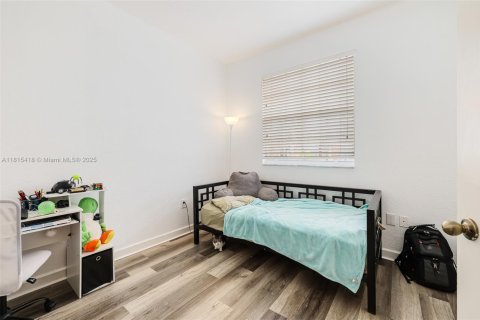Touwnhouse à vendre à Miami, Floride: 3 chambres, 163.32 m2 № 1766963 - photo 24