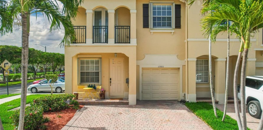 Touwnhouse à Miami, Floride 3 chambres, 163.32 m2 № 1766963