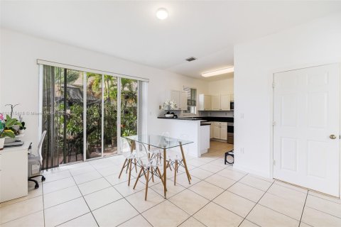Touwnhouse à vendre à Miami, Floride: 3 chambres, 163.32 m2 № 1766963 - photo 11