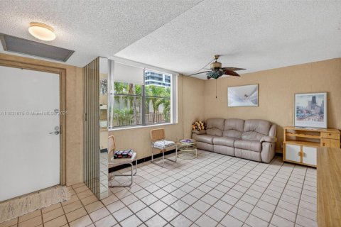Copropriété à vendre à Aventura, Floride: 3 chambres, 128.21 m2 № 1809497 - photo 12
