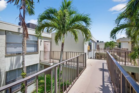 Copropriété à vendre à Aventura, Floride: 3 chambres, 128.21 m2 № 1809497 - photo 9