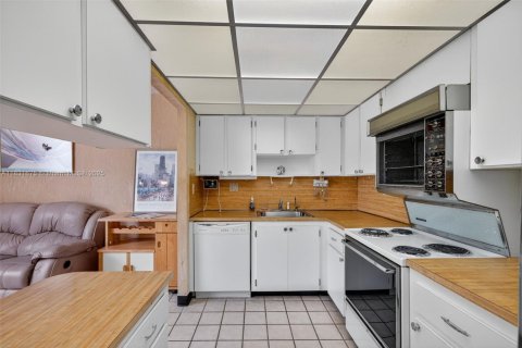 Copropriété à vendre à Aventura, Floride: 3 chambres, 128.21 m2 № 1809497 - photo 19