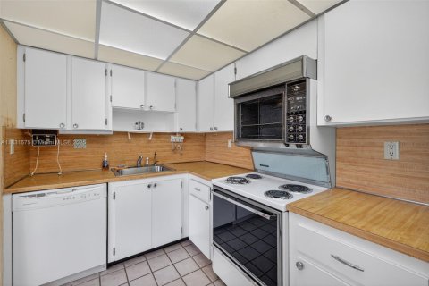 Copropriété à vendre à Aventura, Floride: 3 chambres, 128.21 m2 № 1809497 - photo 18