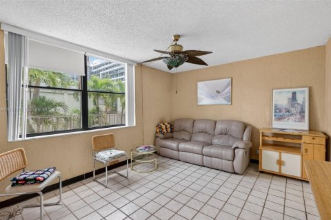 Copropriété à vendre à Aventura, Floride: 3 chambres, 128.21 m2 № 1809497 - photo 7