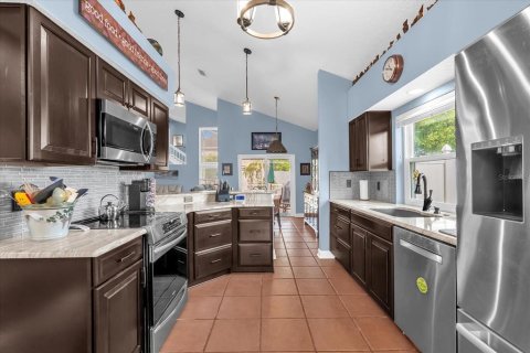 Villa ou maison à vendre à Kissimmee, Floride: 3 chambres, 184.32 m2 № 1796537 - photo 6