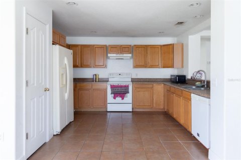 Villa ou maison à louer à Kissimmee, Floride: 3 chambres, 168.06 m2 № 2167848 - photo 9