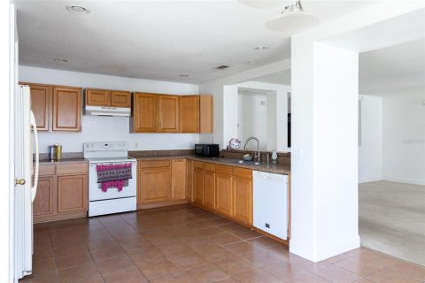 Villa ou maison à louer à Kissimmee, Floride: 3 chambres, 168.06 m2 № 2167848 - photo 8