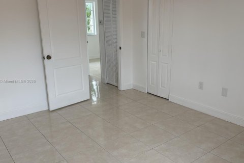 Condo in Miami, Florida, 2 bedrooms  № 1813914 - photo 12