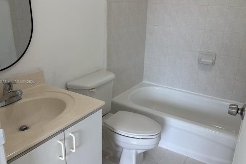 Condo in Miami, Florida, 2 bedrooms  № 1813914 - photo 18