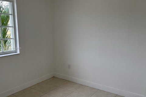 Condo in Miami, Florida, 2 bedrooms  № 1813914 - photo 17