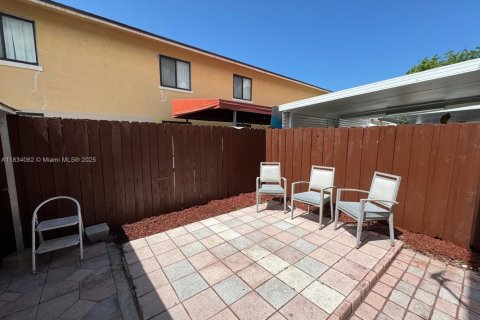 Condo in Miami, Florida, 2 bedrooms  № 1813914 - photo 25