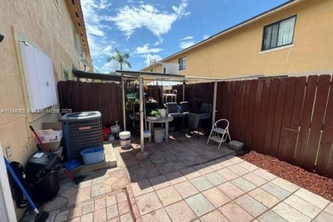 Condo in Miami, Florida, 2 bedrooms  № 1813914 - photo 24