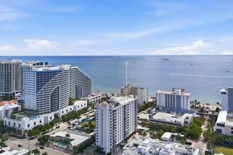 Condominio en Fort Lauderdale, Florida, 2 dormitorios № 2175533