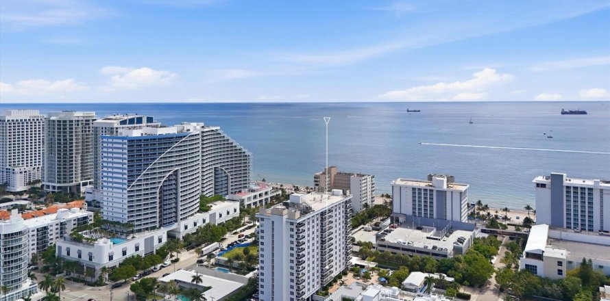 Condominio en Fort Lauderdale, Florida, 2 dormitorios  № 2175533