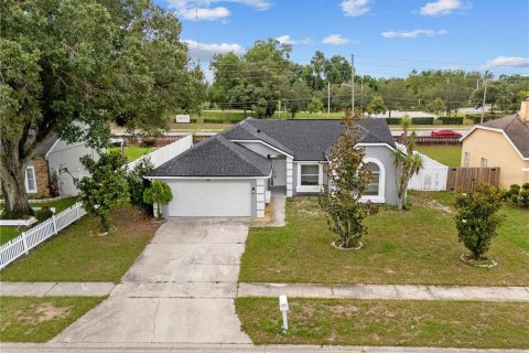Villa ou maison à vendre à Orlando, Floride: 4 chambres, 152.64 m2 № 1765207 - photo 1