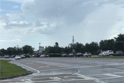 Propiedad comercial en alquiler en New Port Richey, Florida, 935.25 m2 № 212944 - foto 11
