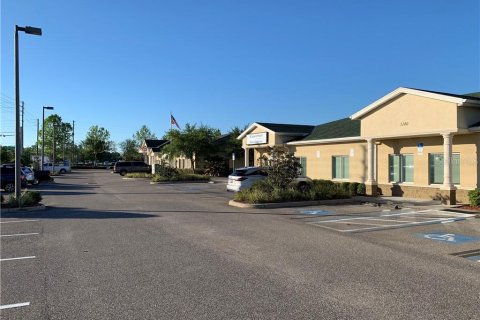 Propiedad comercial en alquiler en New Port Richey, Florida, 935.25 m2 № 212944 - foto 14