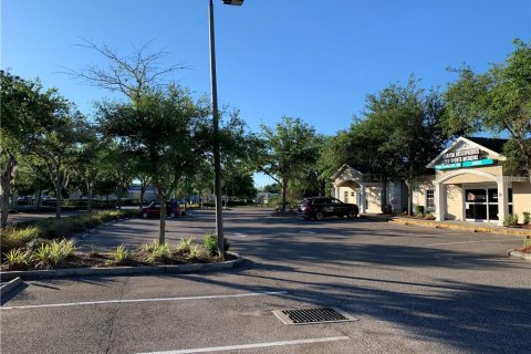 Propiedad comercial en alquiler en New Port Richey, Florida, 935.25 m2 № 212944 - foto 18