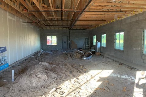 Propiedad comercial en alquiler en New Port Richey, Florida, 935.25 m2 № 212944 - foto 3