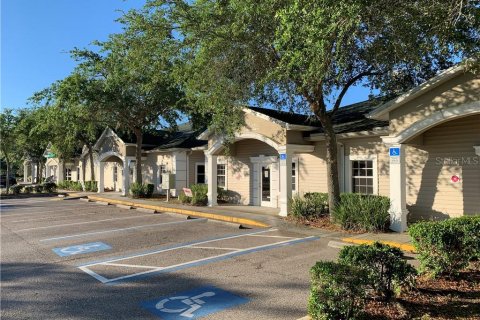 Propiedad comercial en alquiler en New Port Richey, Florida, 935.25 m2 № 212944 - foto 5