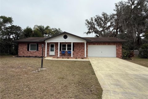 House in Inverness, Florida 3 bedrooms, 143.16 sq.m. № 1552396 - photo 1