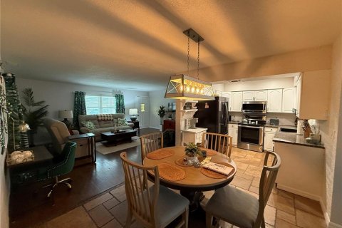 House in Inverness, Florida 3 bedrooms, 143.16 sq.m. № 1552396 - photo 5