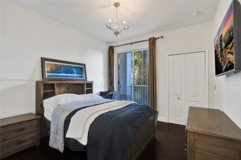Condo in Miramar, Florida, 3 bedrooms  № 1475434 - photo 13