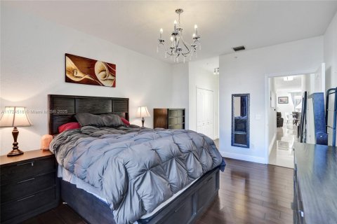 Condo in Miramar, Florida, 3 bedrooms  № 1475434 - photo 17