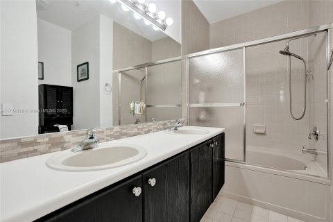 Condo in Miramar, Florida, 3 bedrooms  № 1475434 - photo 18