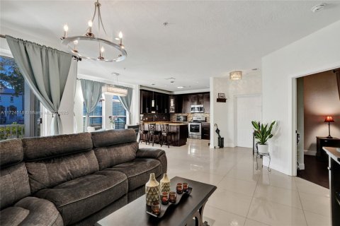 Condo in Miramar, Florida, 3 bedrooms  № 1475434 - photo 9