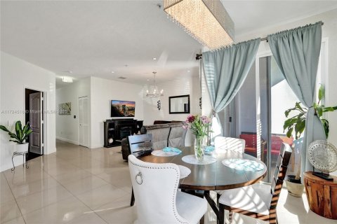 Condo in Miramar, Florida, 3 bedrooms  № 1475434 - photo 5