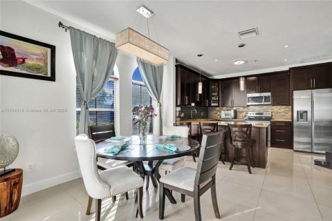 Condo in Miramar, Florida, 3 bedrooms  № 1475434 - photo 3