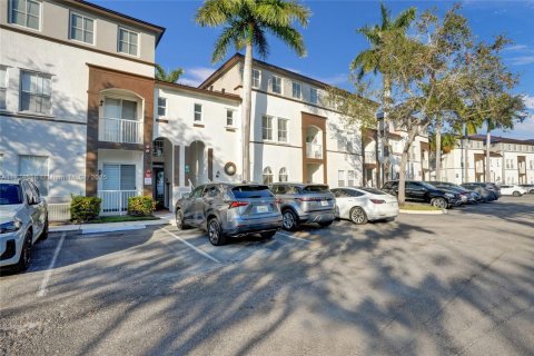 Condo in Miramar, Florida, 3 bedrooms  № 1475434 - photo 21