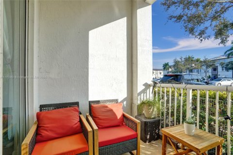 Condo in Miramar, Florida, 3 bedrooms  № 1475434 - photo 19