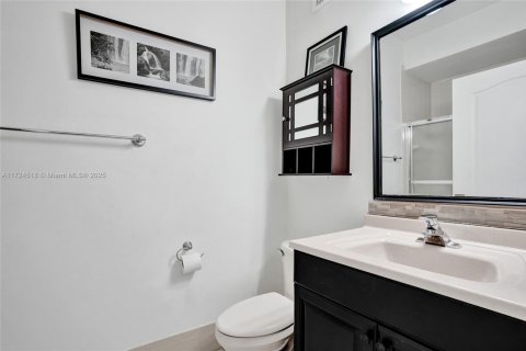 Condo in Miramar, Florida, 3 bedrooms  № 1475434 - photo 11