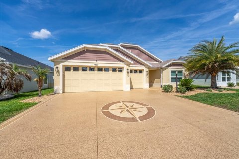 Casa en The Villages, Florida 3 dormitorios, 180.88 m2 № 2114912