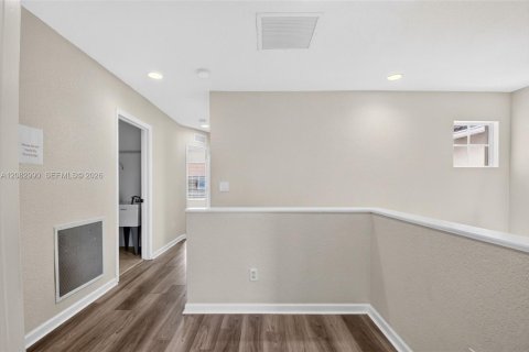 Townhouse in Greenacres, Florida 3 bedrooms, 162.39 sq.m. № 2346011 - photo 29