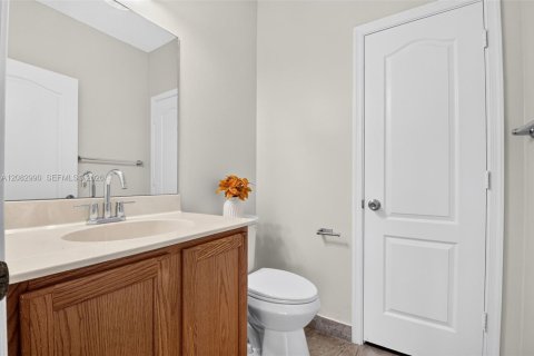 Townhouse in Greenacres, Florida 3 bedrooms, 162.39 sq.m. № 2346011 - photo 20